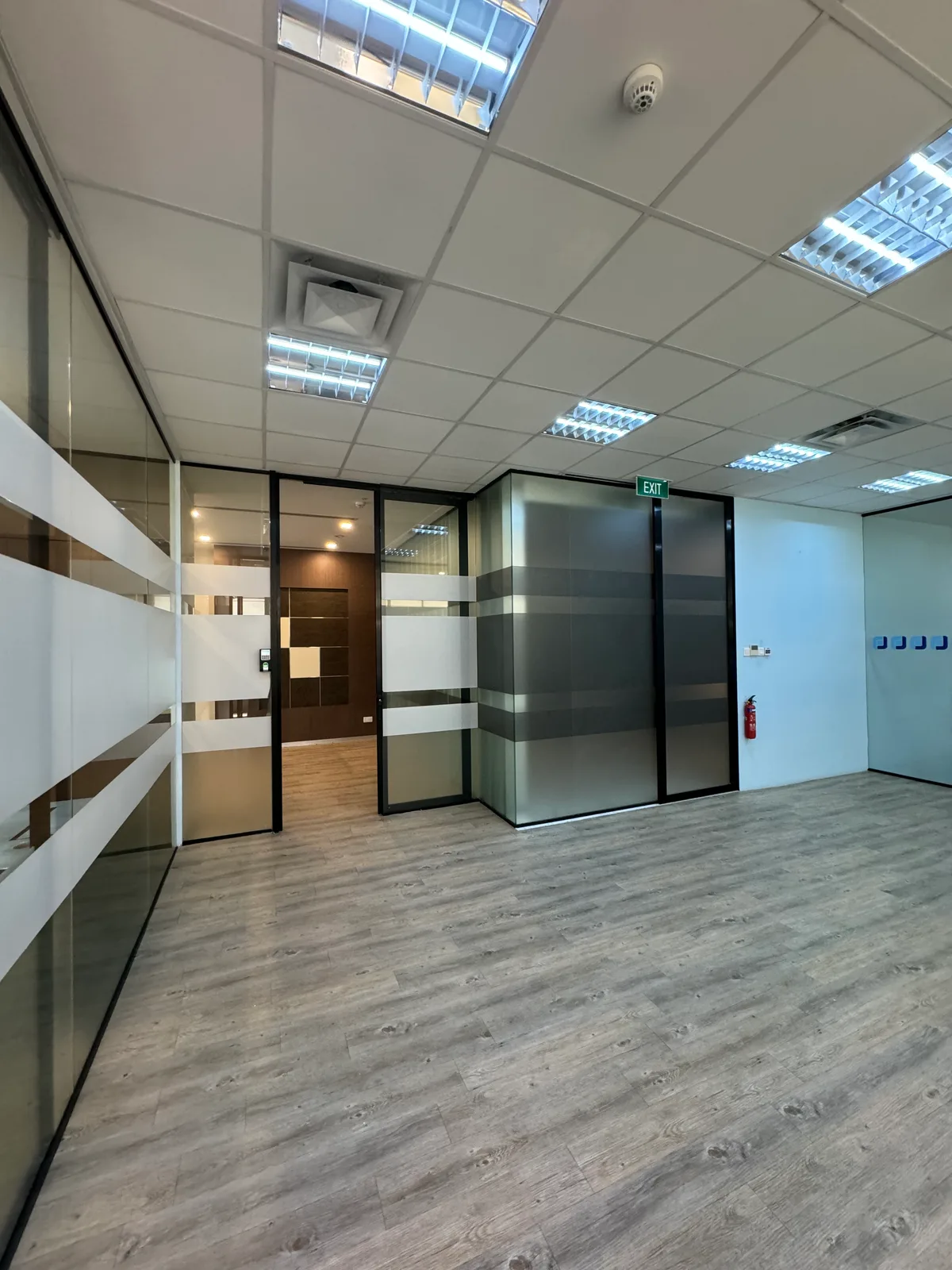 Office Space for Rent with Private Entrance in Kaki Bukit, 1500 sqm, corporate event, pop-up rental in Singapore, interior v…