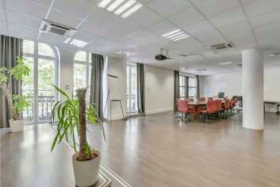 Office Space on Boulevard De La Madeleine, Paris — 3