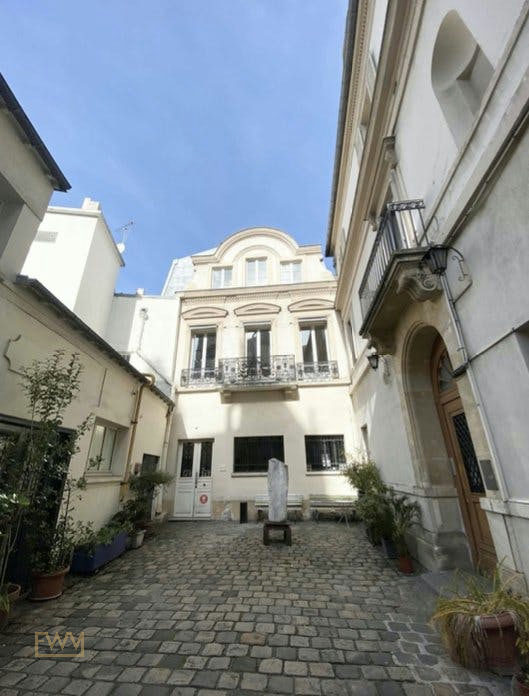 Office Space on Rue du Faubourg du Temple, Paris