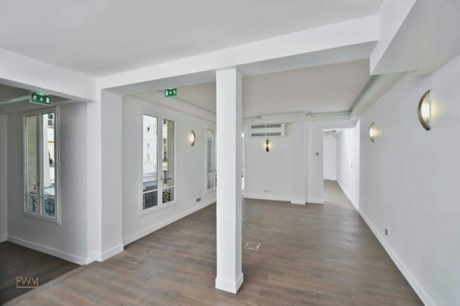 Office Space on Rue Saint-Florentin, Paris