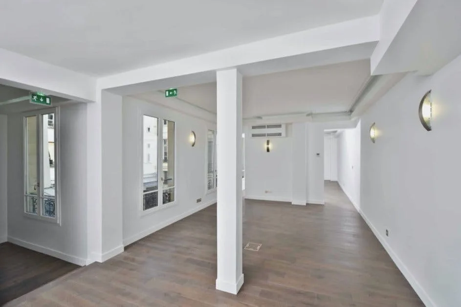 Office Space on Rue Saint-Florentin, Paris