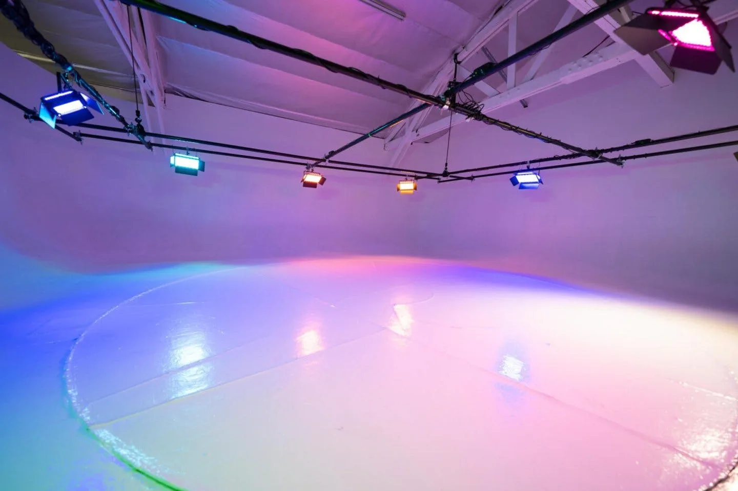 Olympic 3 Car Photography Studio in Los Angeles — 2