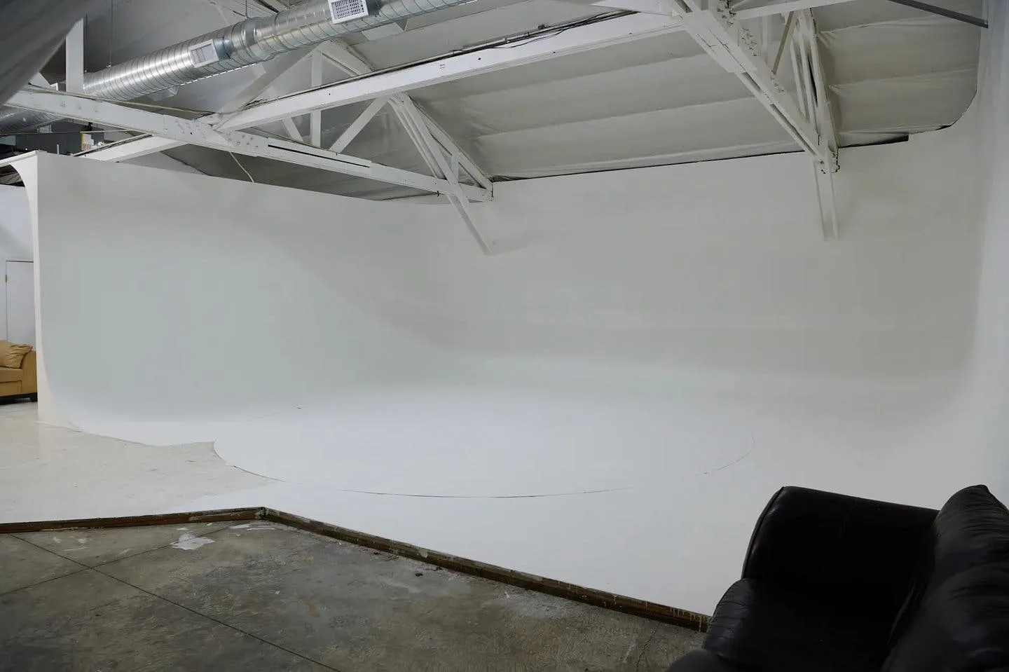 Olympic 3 Car Photography Studio in Los Angeles — 3