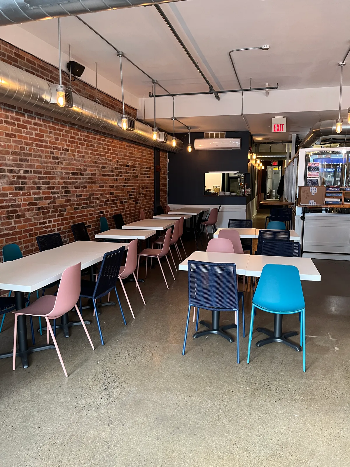 Open Concept Brewery and Sandwich Shop, 279 sqm, retail activation, pop-up rental in Kingston, interior view