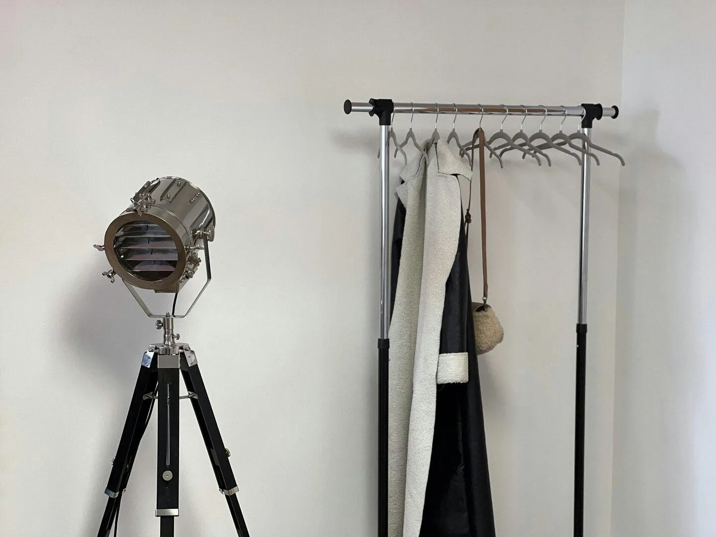 Open Industrial Style Photo Studio in Waldorf — 2