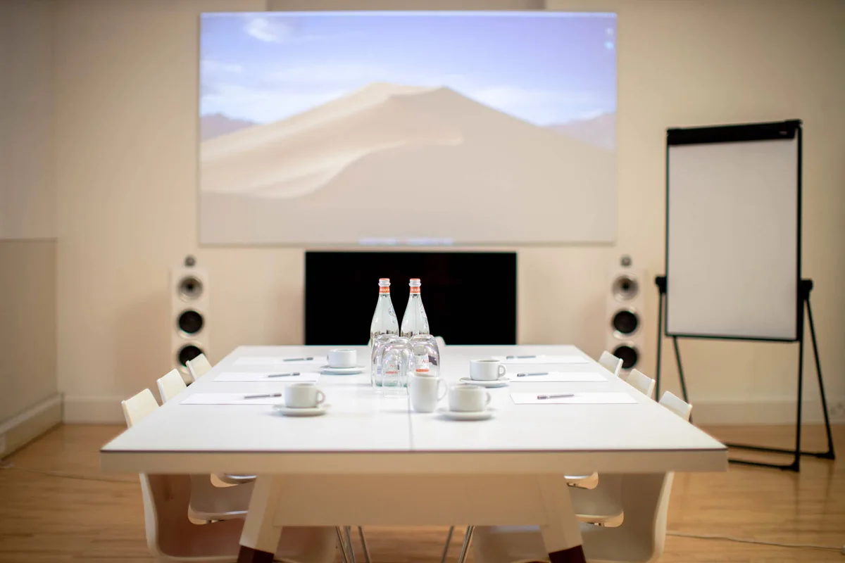 Open-Plan Studio Near Regents Canal, London N1, 177 sqm, photo shoot, pop-up rental in Greater London, interior view