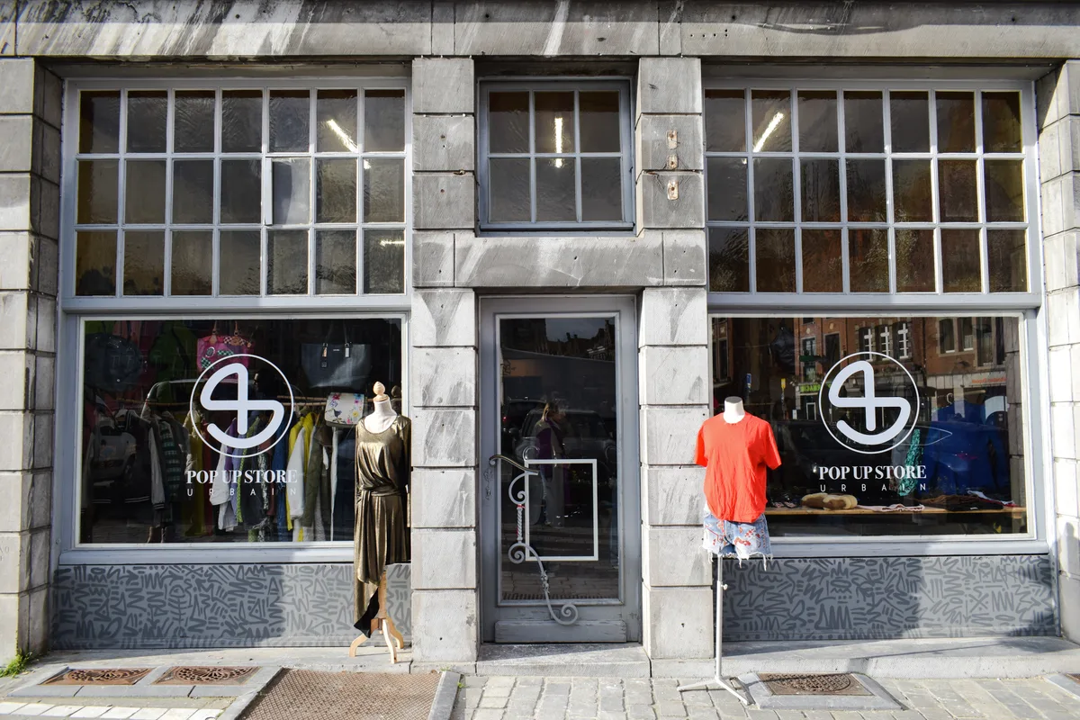 Open Space for Short or Medium-Term Events, 160 sqm, pop up store in Tournai, third interior view