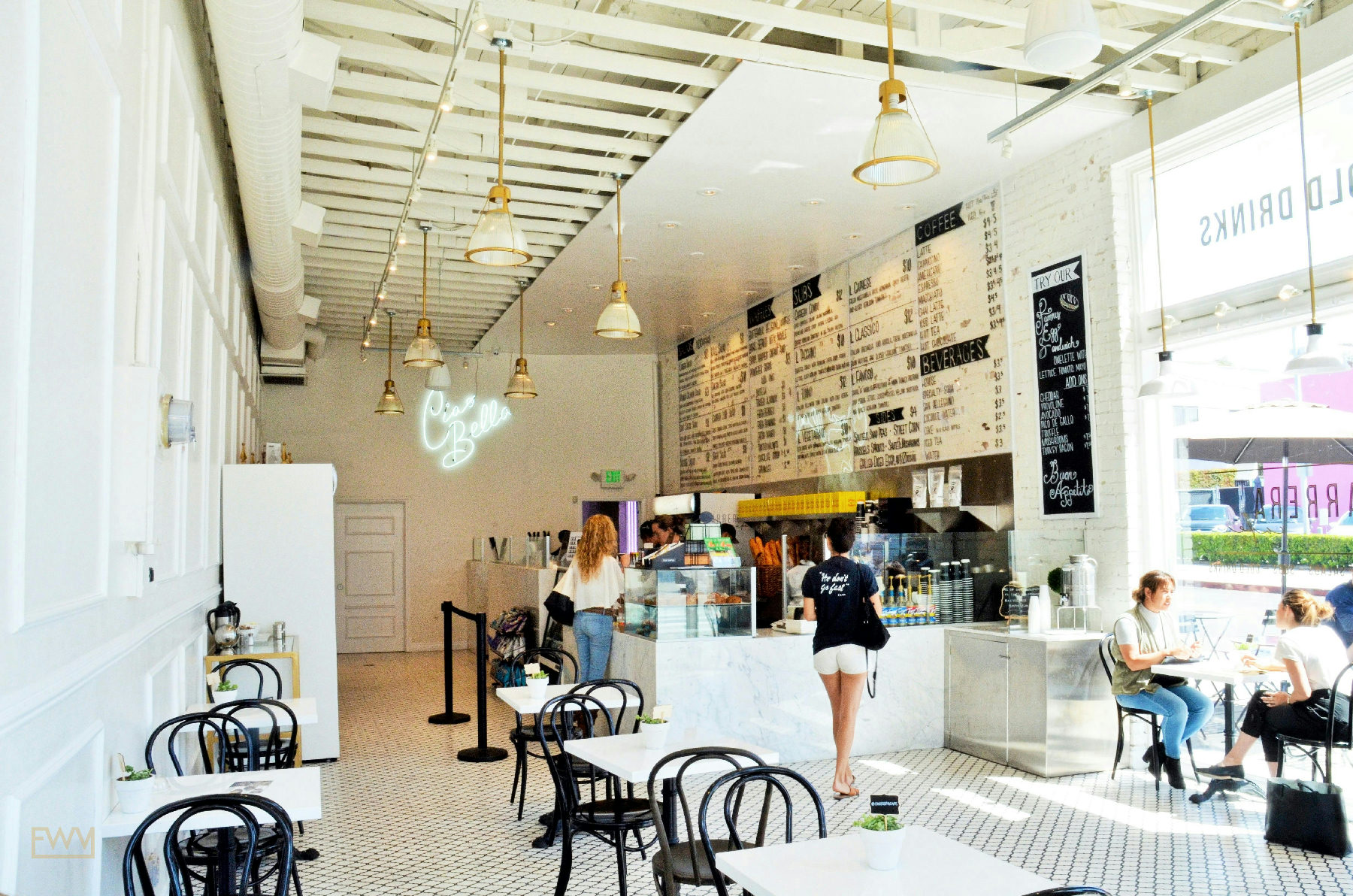 Paris and New York Style Event Cafe on Melrose Avenue, 93 sqm, pop up store in Los Angeles