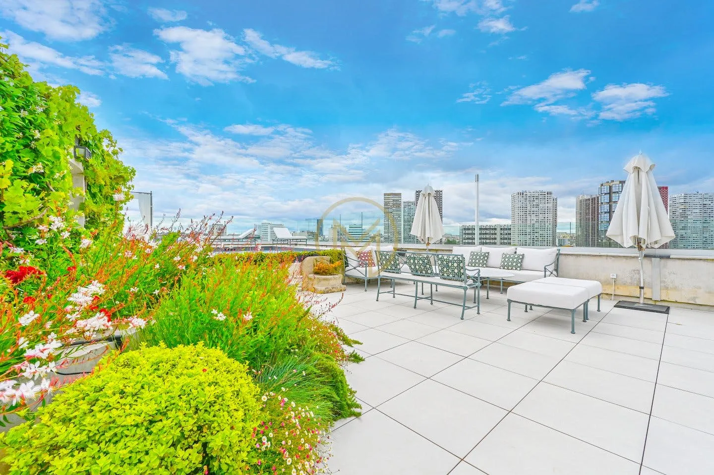 Penthouse with Terrace and Pool on Avenue de Lamballe — 4