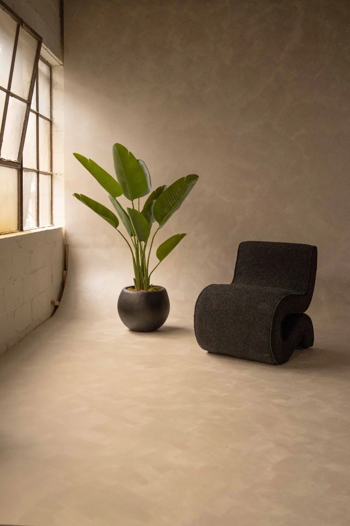 Photography and Video Studio with Cyclorama Wall, 78 sqm, photo shoot, pop-up rental in Toronto, additional interior view