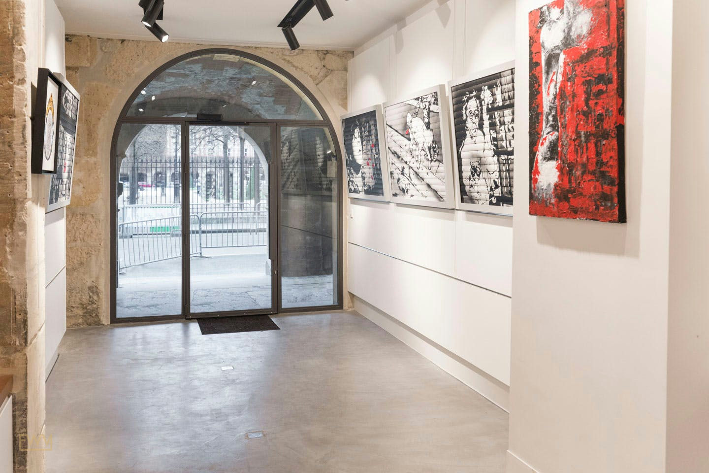Place Des Vosges Pop-Up Gallery in Paris Marais, 35 sqm, art exhibition