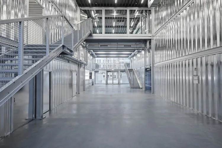 POP KUDAMM Modular Retail and Showroom Space in Berlin — 4