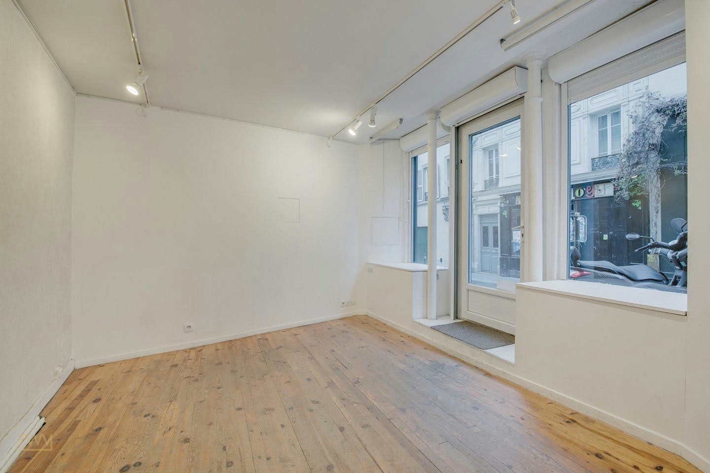 Pop-Up and Accommodation Space in Montmartre, Paris — pop-up space in Paris