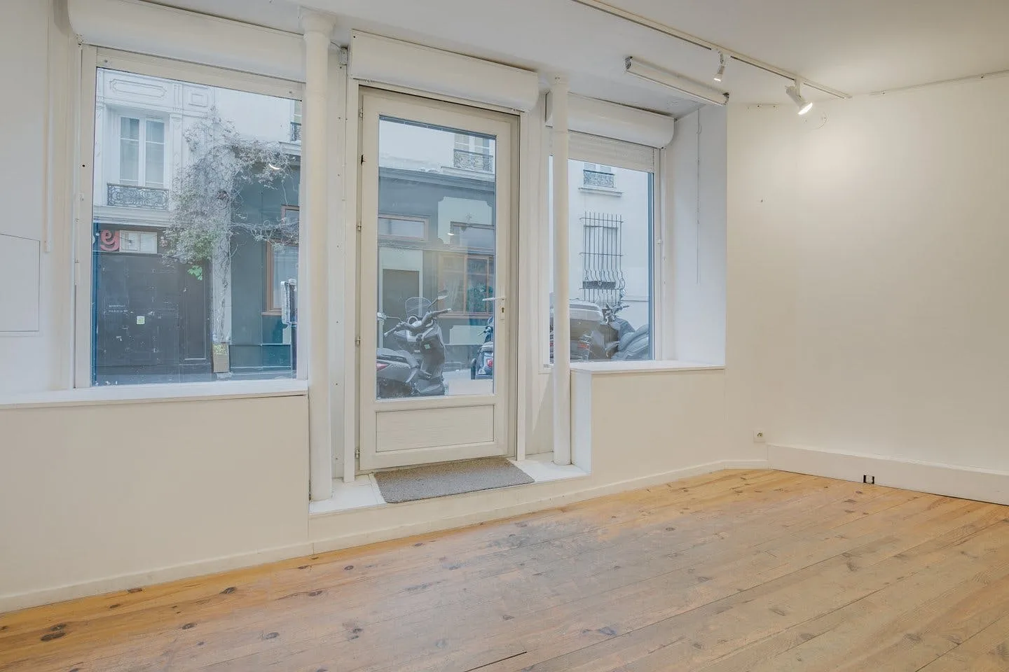 Pop-Up and Accommodation Space in Montmartre, Paris — 2