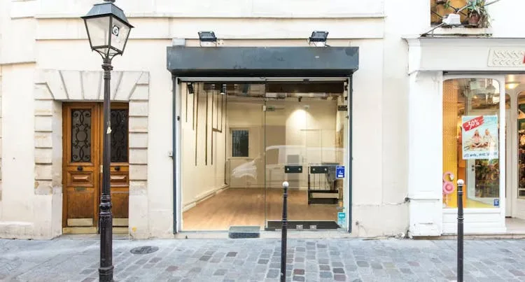 Pop Up Boutique on Rue Ferdinand Duval — 2