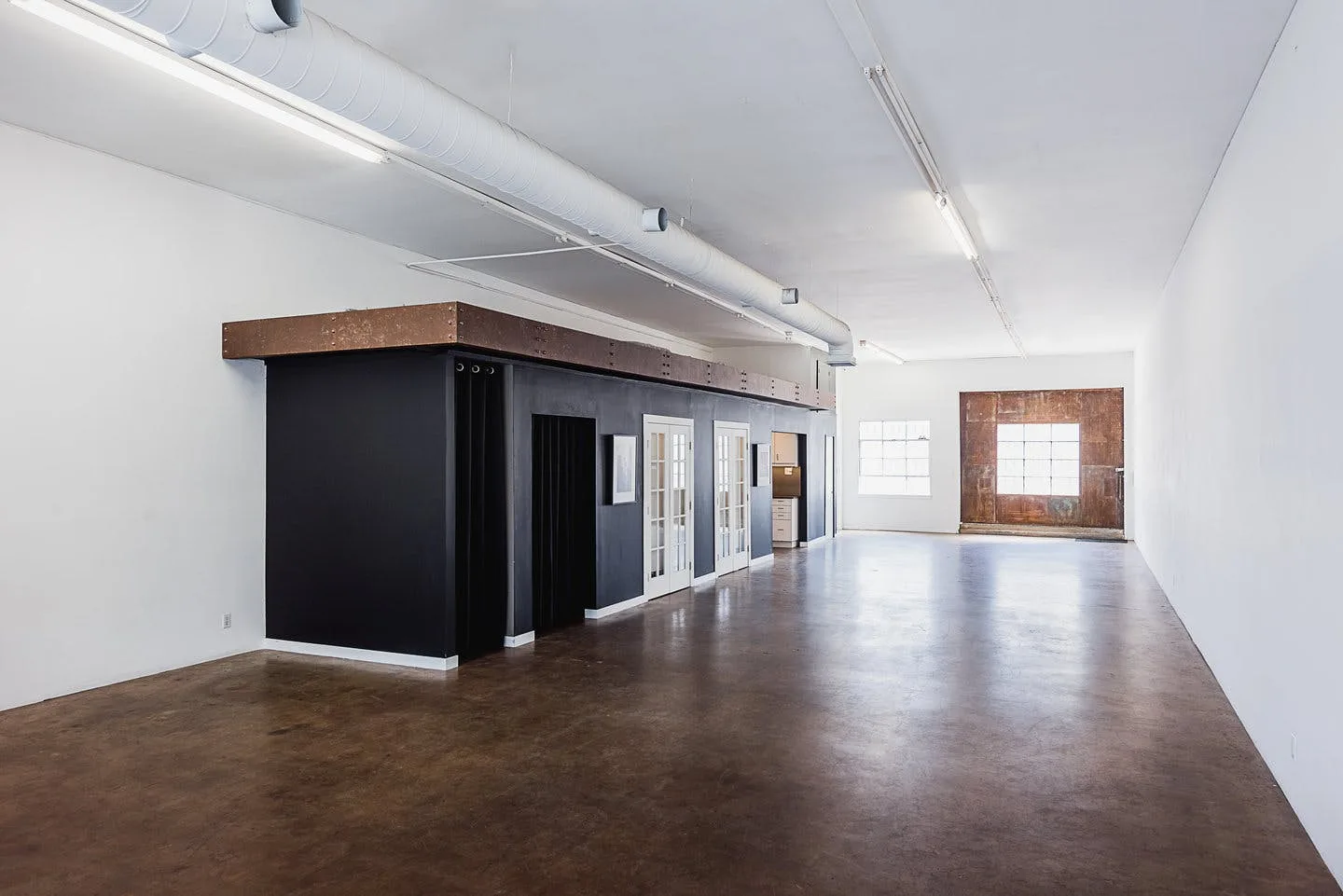 Pop-Up Retail and Art Gallery Space in Burbank — 2