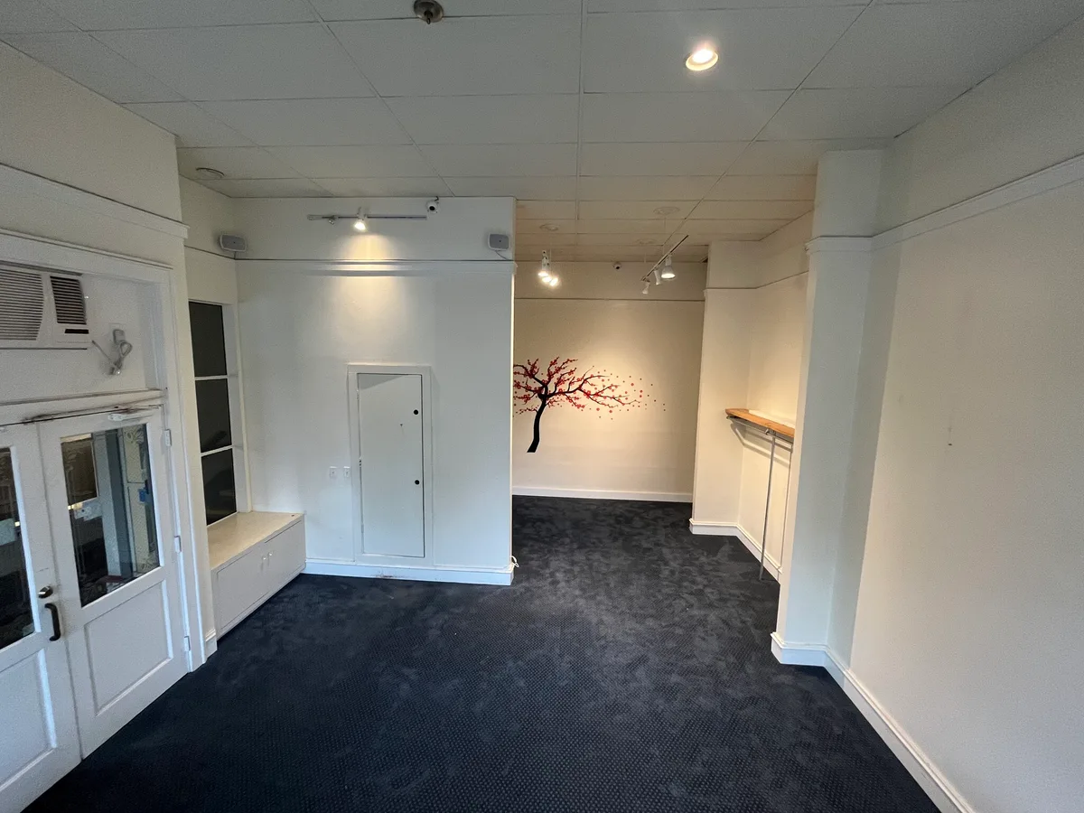 Pop-Up Space in Historic Hotel St. Helena, 50 sqm, pop up store, interior view