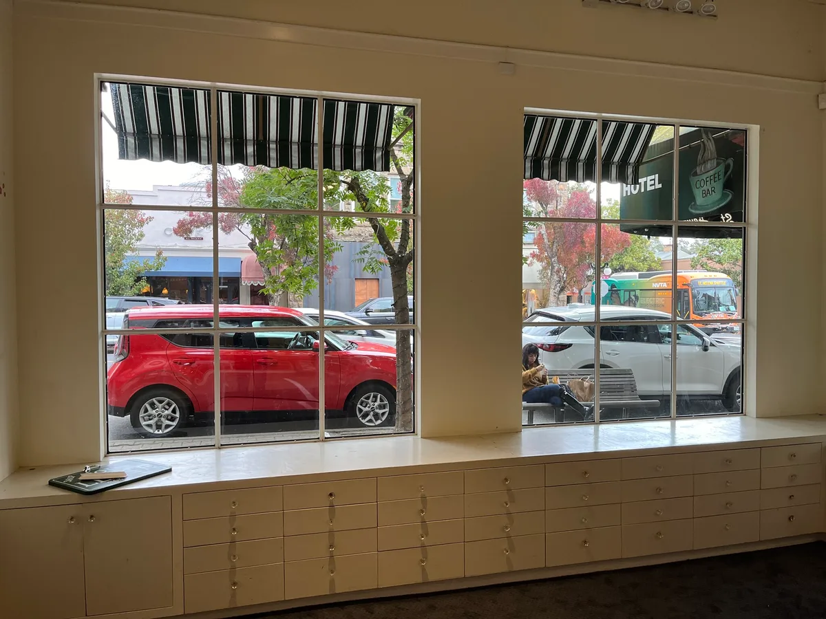 Pop-Up Space in Historic Hotel St. Helena, 50 sqm, pop up store, third interior view