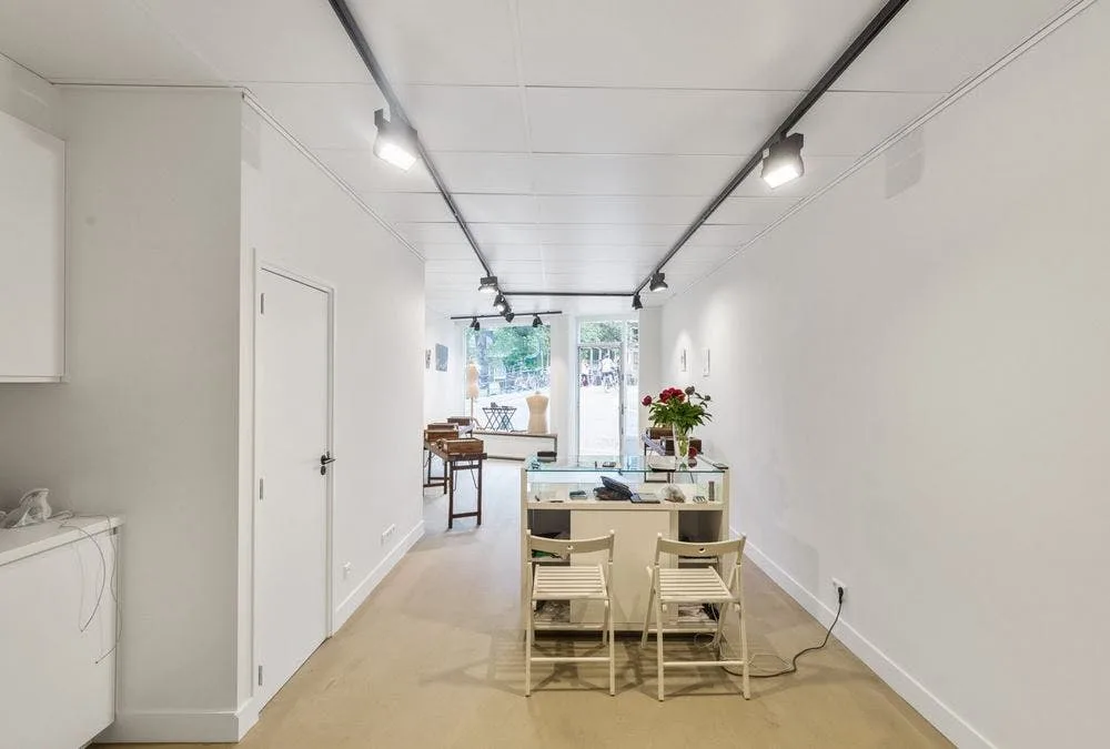 Pop-Up Store and Gallery on Prinsengracht, Amsterdam — 2