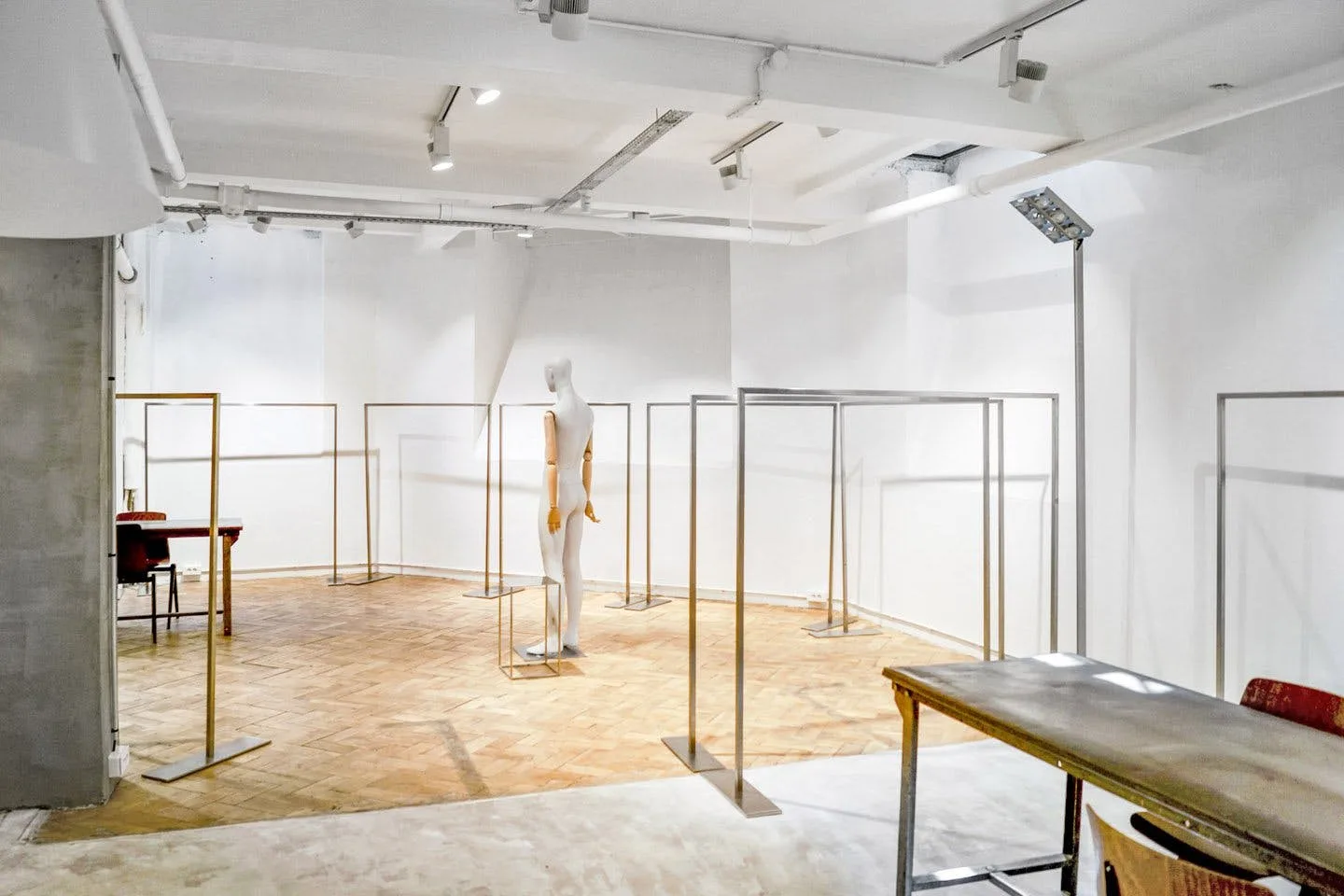 Pop-up Store and Showroom in Carreau du Temple, Paris — 5