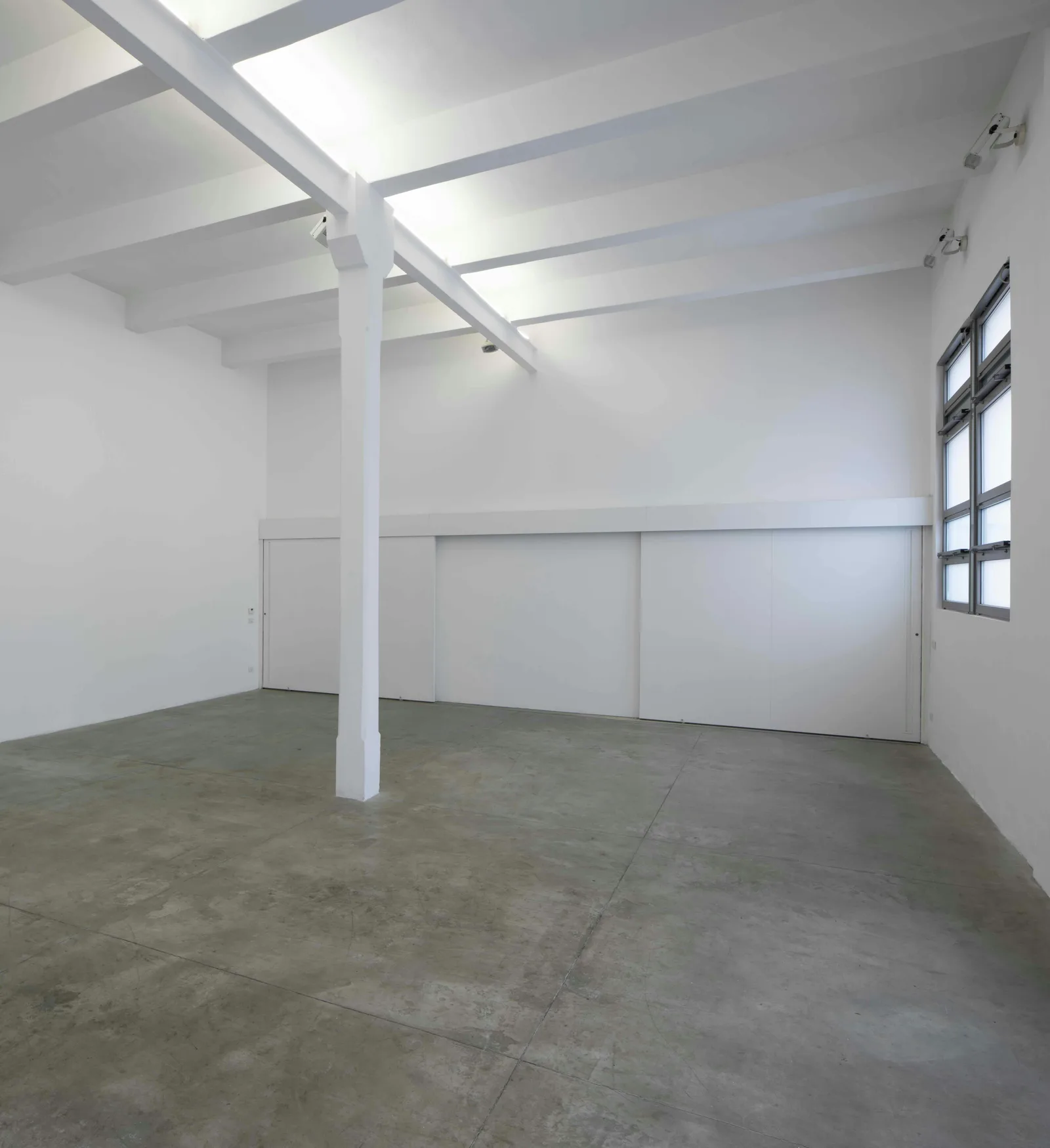 Pop-Up Store and Showroom on Viale Stelvio, Milan