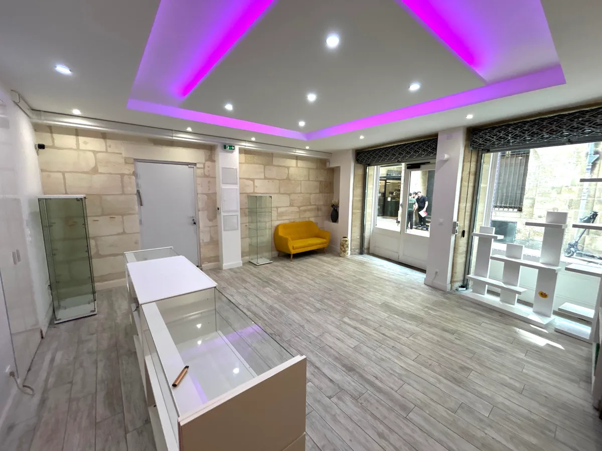 Pop Up Store au centre historique de Bordeaux, 40 sqm, additional interior view