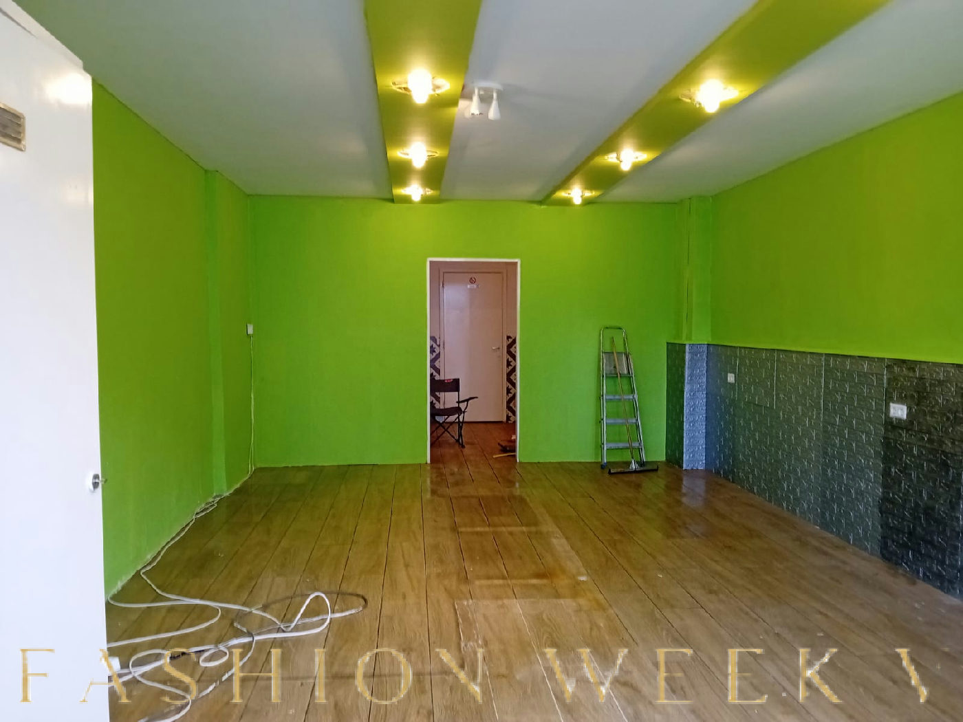 Pop-Up Store in Central Gouda, 77 sqm, pop up store, interior view