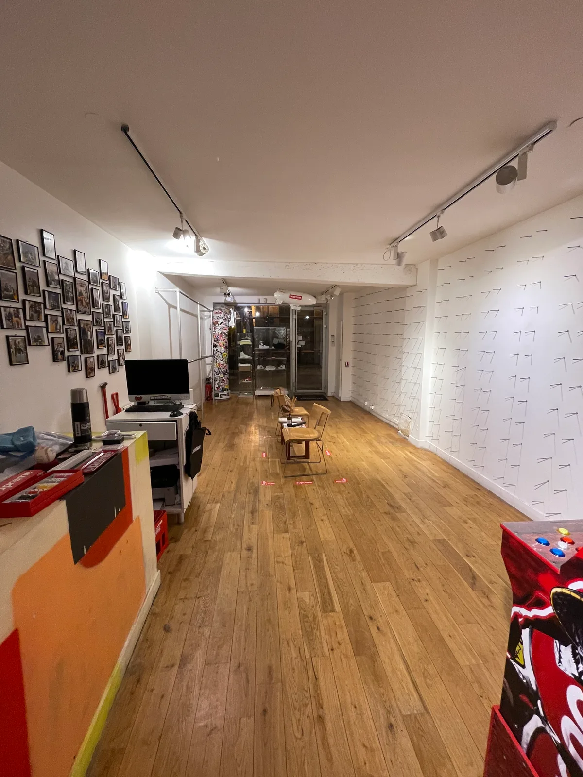 Pop-Up Store in Montorgueil Area - Pedestrian Street, 82 sqm, pop up store in Paris