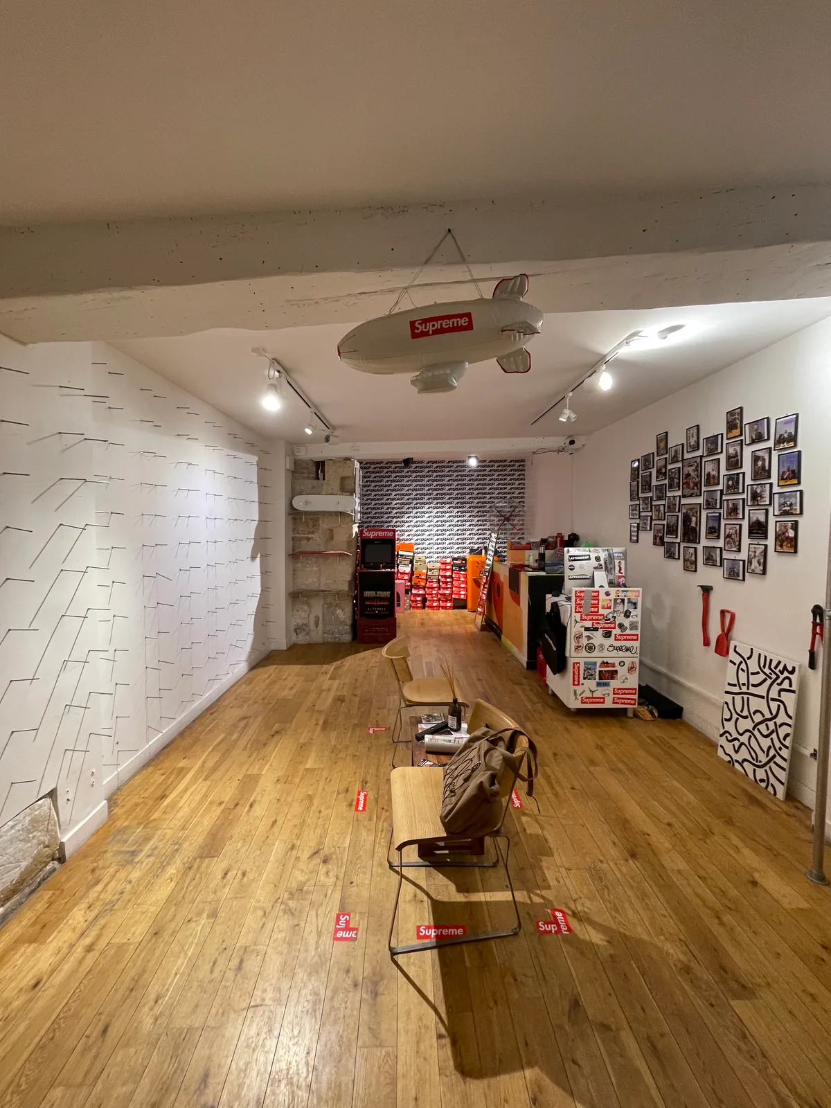 Pop-Up Store in Montorgueil Area - Pedestrian Street, 82 sqm, pop up store in Paris, third interior view