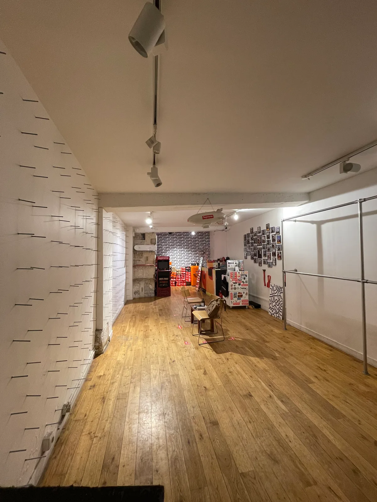 Pop-Up Store in Montorgueil Area - Pedestrian Street, 82 sqm, pop up store in Paris, additional interior view