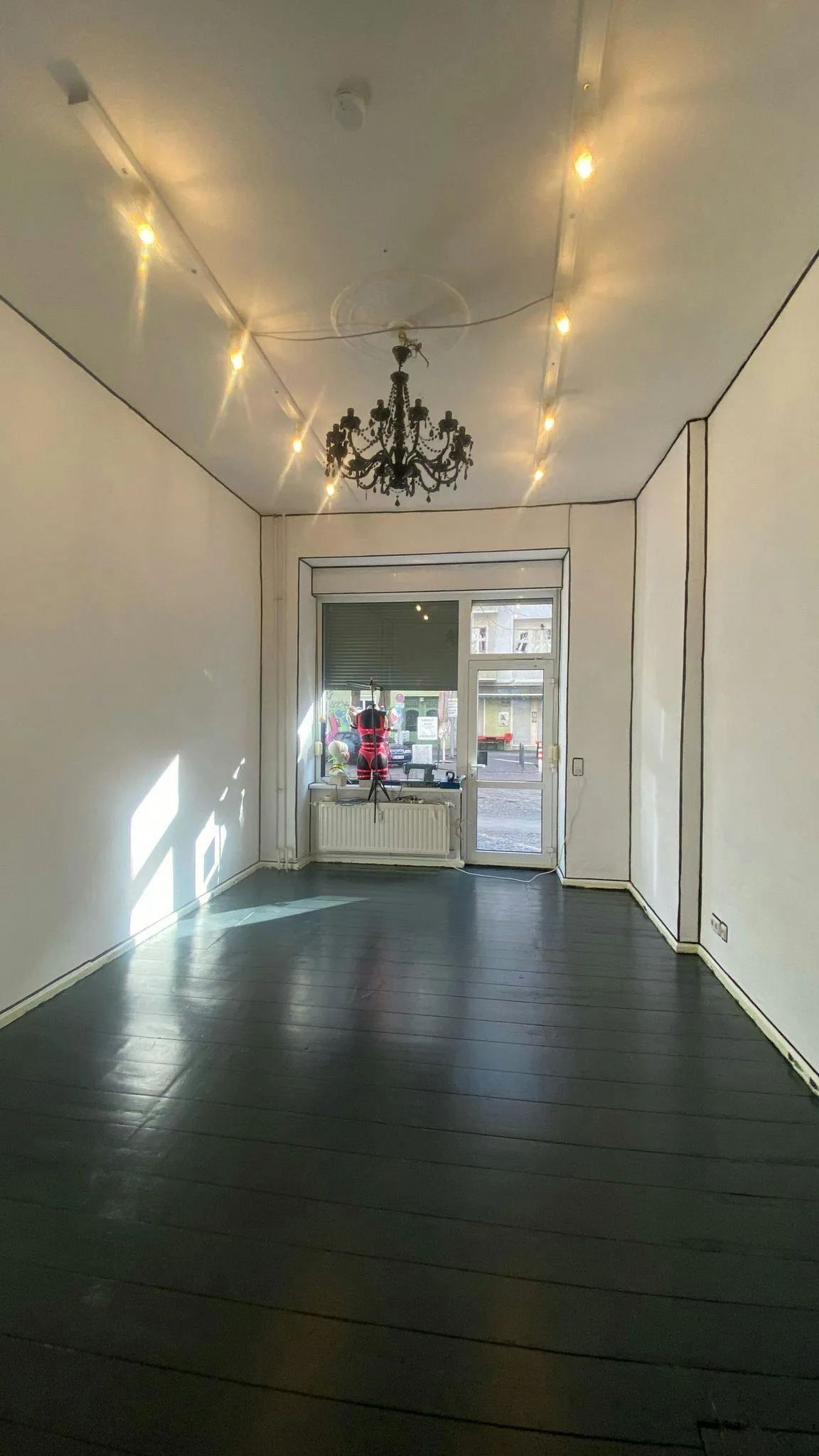 Pop-up Studio on Simon-Dach-Strasse, Friedrichshain — 2