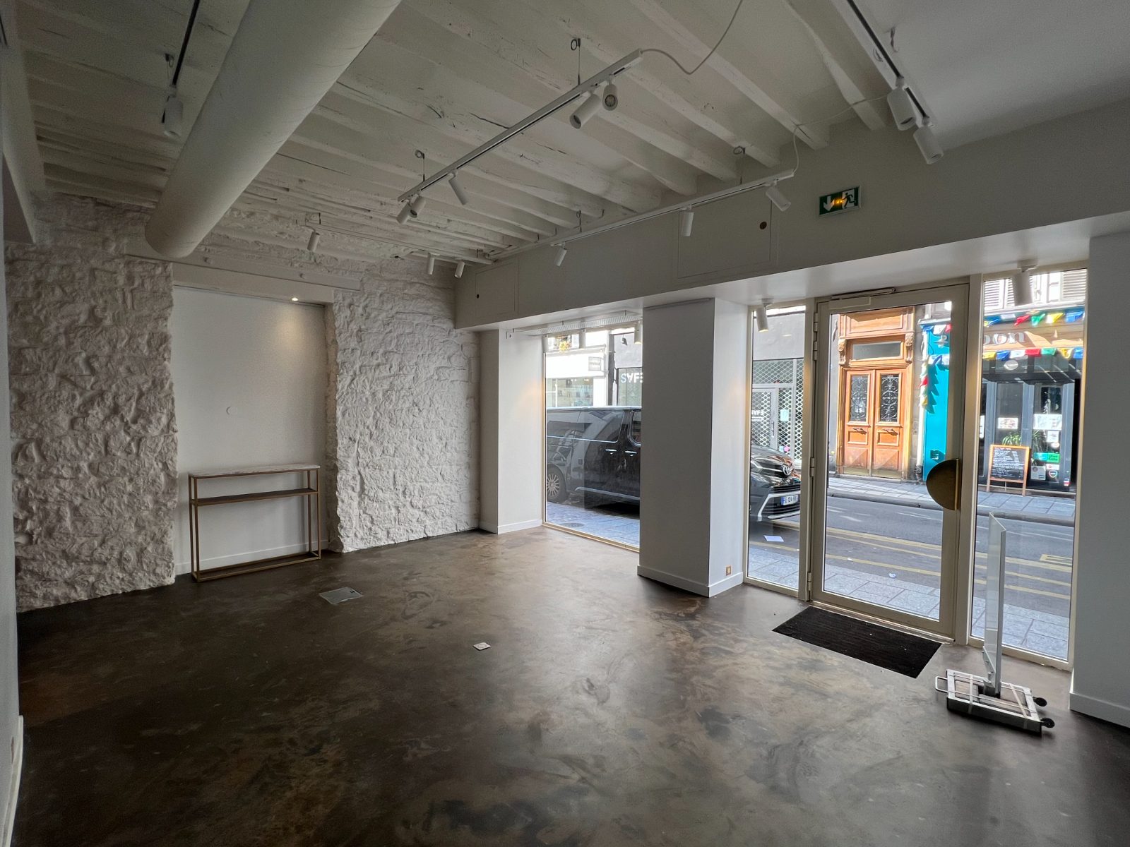 POPUP STORE - PARIS LE MARAIS available for coming Sept Fashionweek, 80 sqm, boutique, third interior view