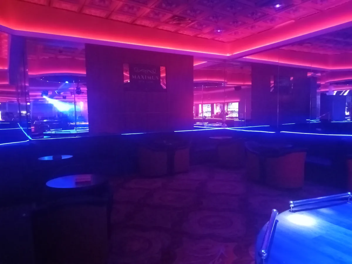 Premier Lounge and Gentlemen's Club for Events, 929 sqm, retail activation, pop-up rental in Austin, interior view
