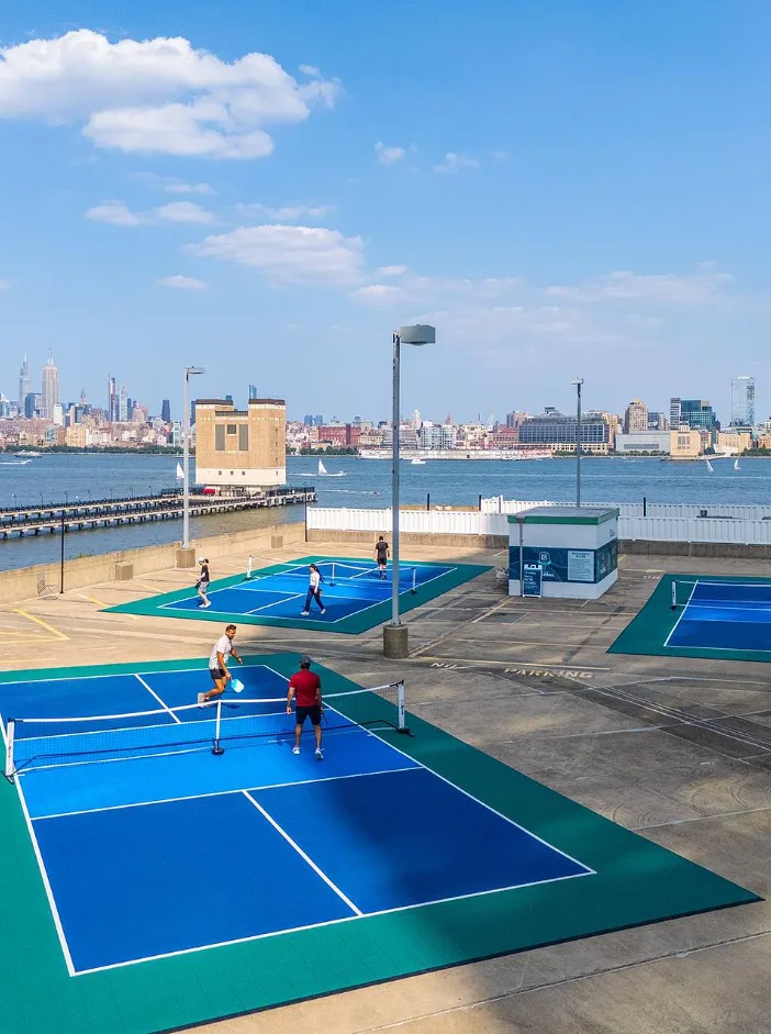 Premier Multi-Zone Sports Facility with Rooftop Courts, 1394 sqm, networking event, pop-up rental in Jersey City, interior v…