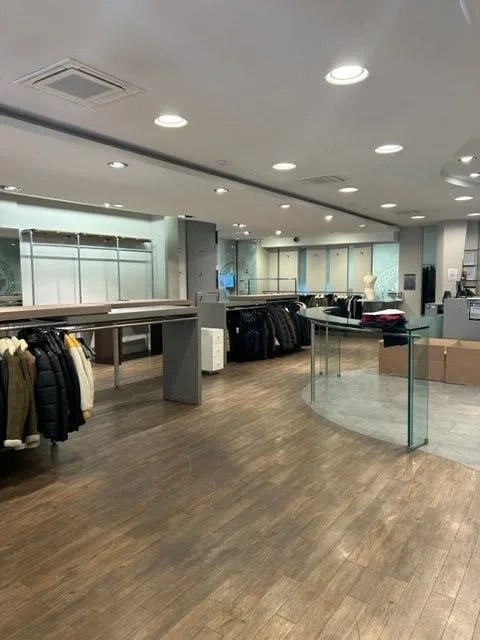 Premium 200 sqm Commercial Space in Lyon Centre — 3