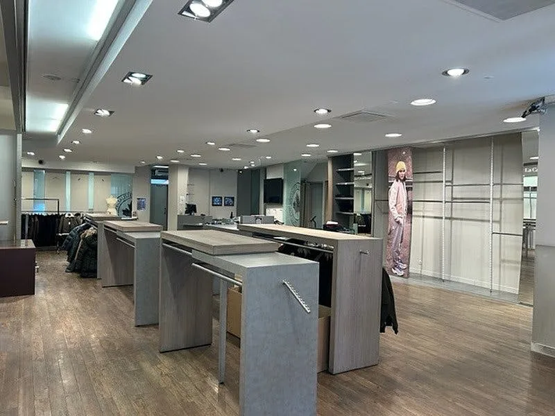 Premium 200 sqm Commercial Space in Lyon Centre — 4