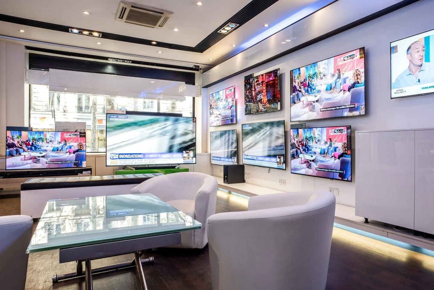 Premium Boutique in the 16th District, Paris — 2