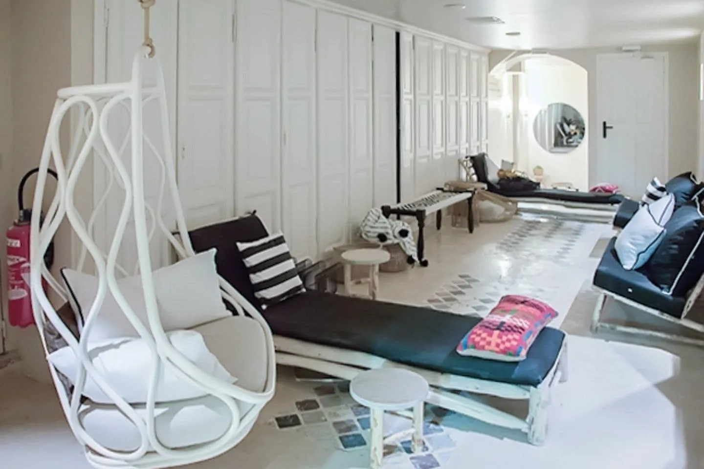 Premium Commercial Space on Rue des Blancs Manteaux, Paris — 3