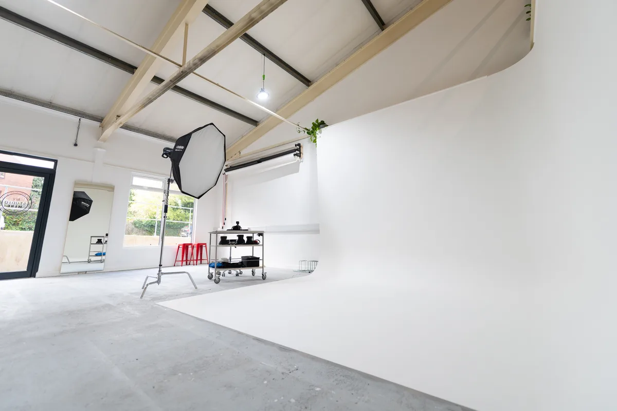 Premium Photography Studios Available 24/7 in South London, 125 sqm, photo shoot, pop-up rental in Greater London, second in…