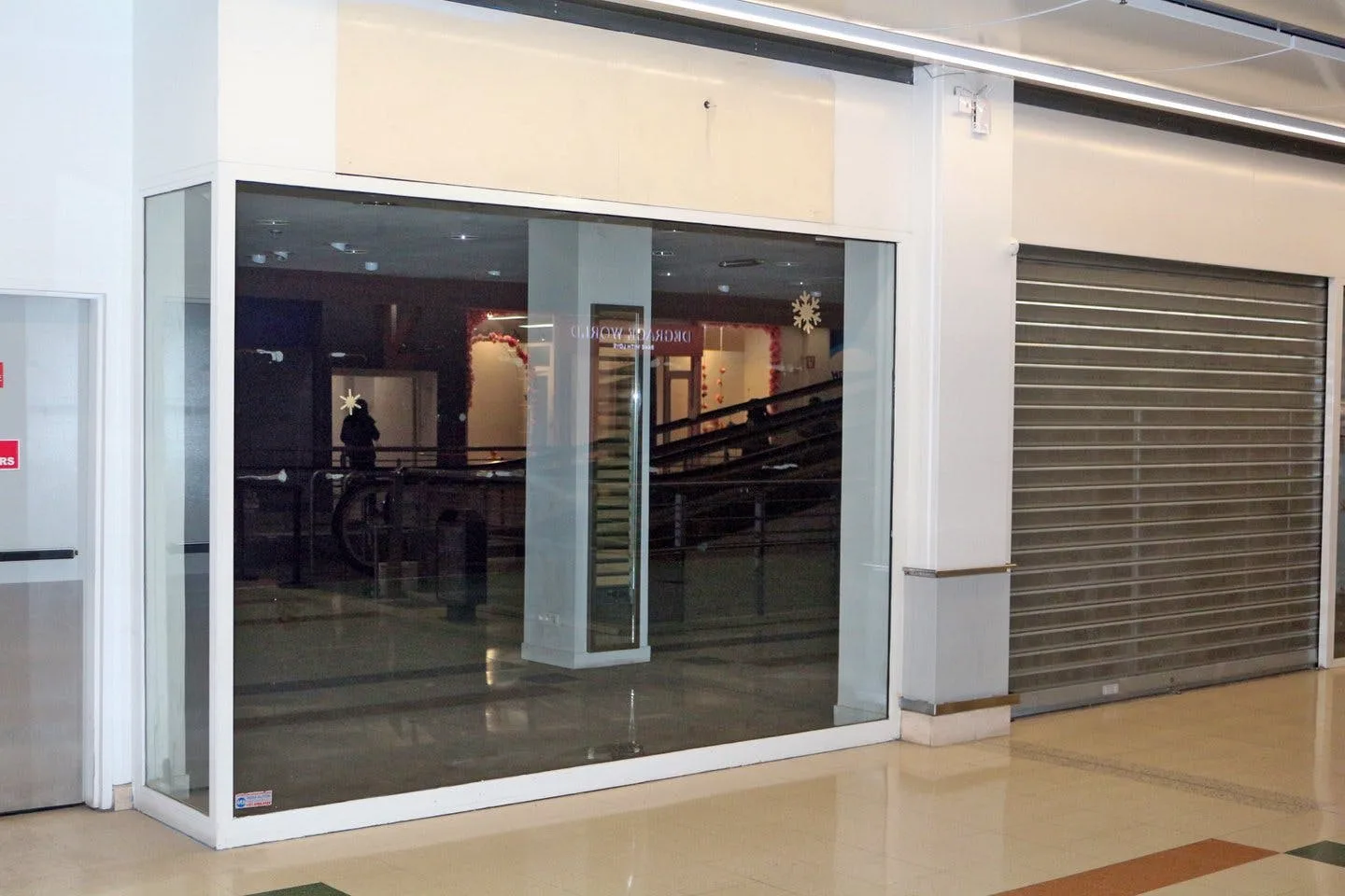 Premium Retail and Event Space in Bercy 2 Shopping Center — 5