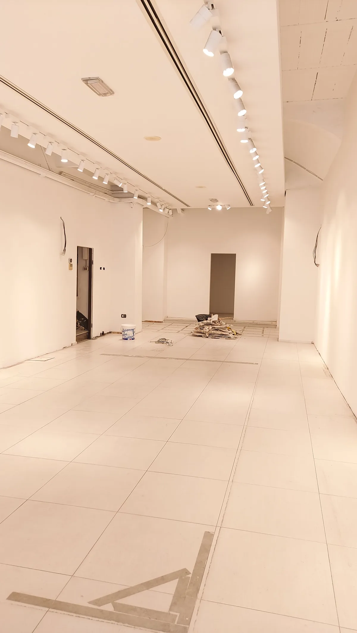 Prestigious Commercial Space for Rent in Siena, 130 sqm, retail activation, pop-up rental, second interior view