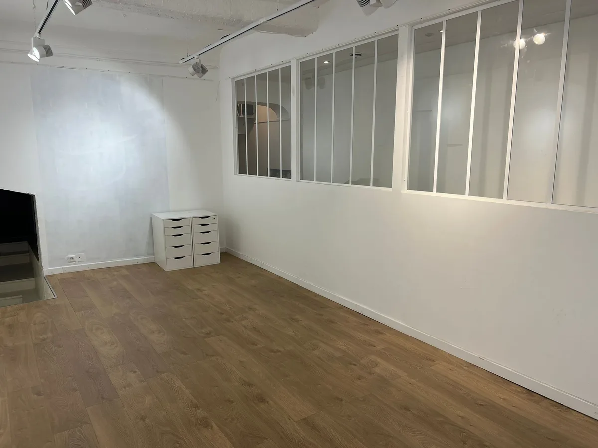 Prime Commercial Space in Downtown Saint-Tropez, 45 sqm, retail activation, pop-up rental, second interior view