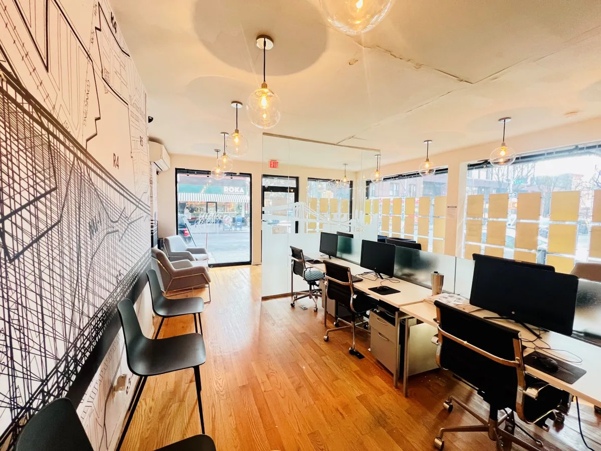 Prime Corner Retail Space on Bedford Avenue, 144 sqm, pop up store in Brooklyn, second interior view