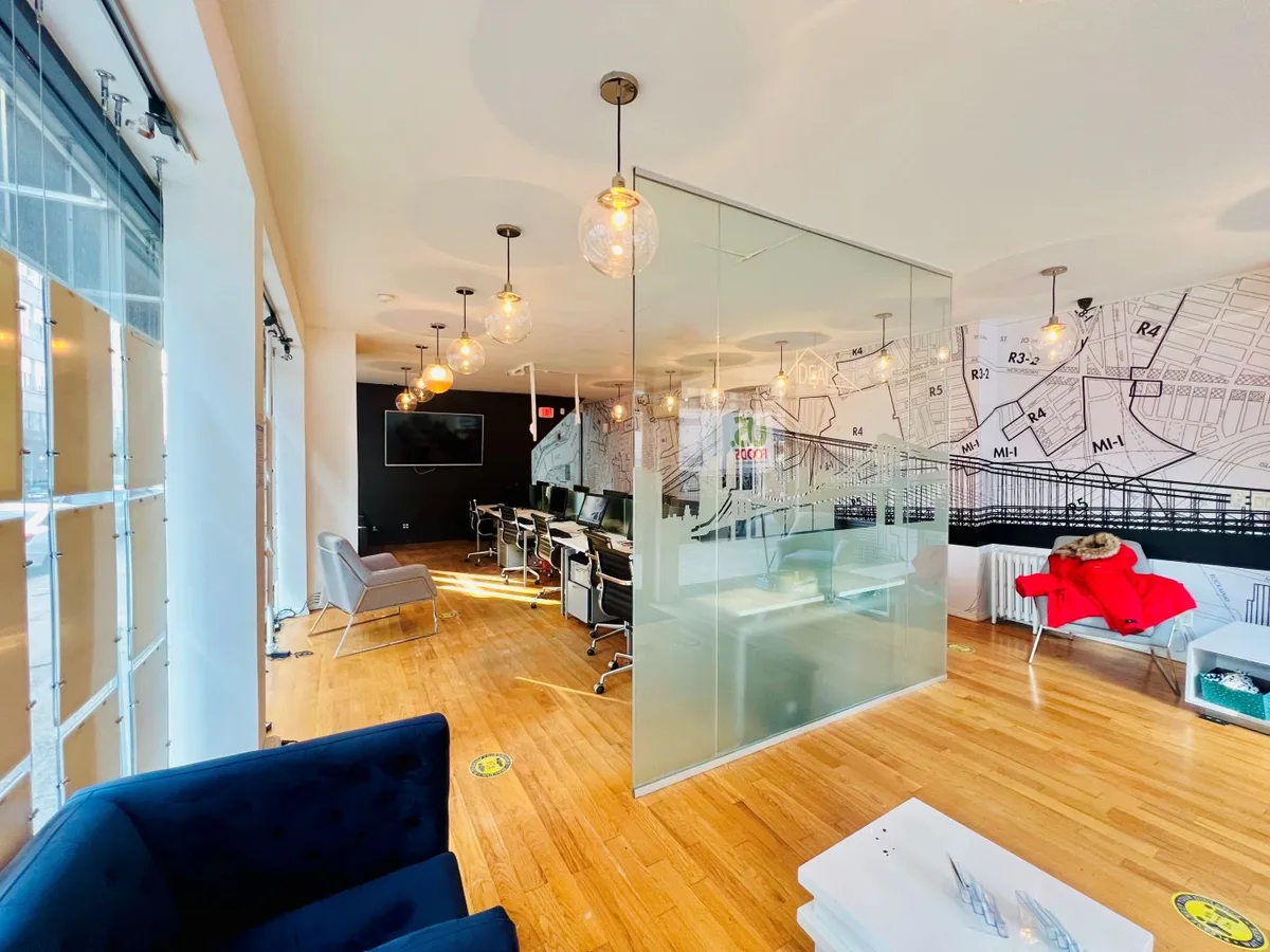 Prime Corner Retail Space on Bedford Avenue, 144 sqm, pop up store in Brooklyn, additional interior view