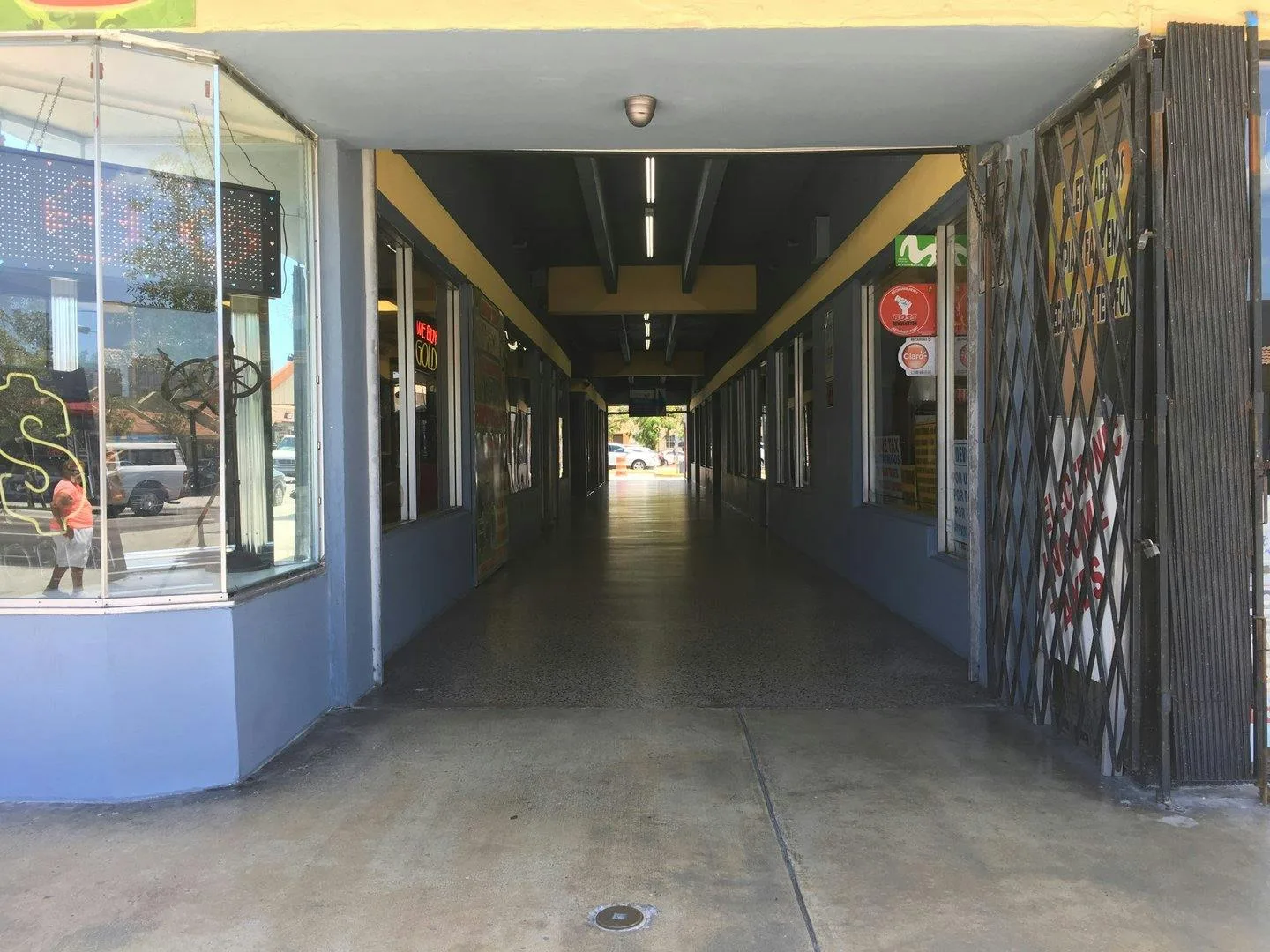 Prime Corner Retail Unit in Little Havana, Miami — 2