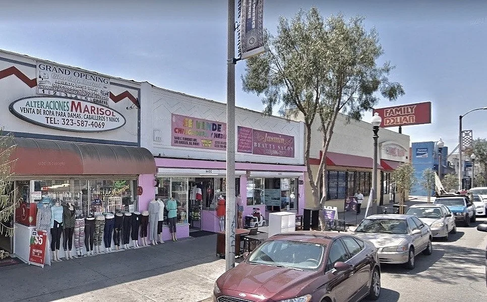 Prime Los Angeles Storefront on Florence Avenue, 139 sqm, pop up store, interior view
