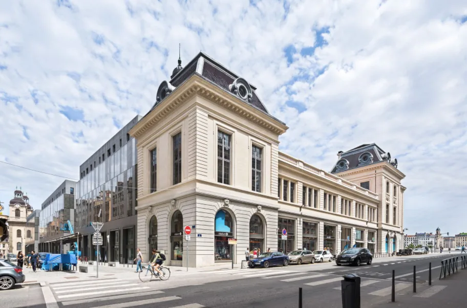 Prime Pop-Up Store Location in Lyon, 338 sqm, pop up store