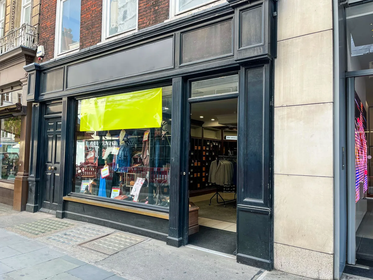 Prime Retail Opportunity in Mayfair with Modern Amenities, 181 sqm, pop up store in London, interior view