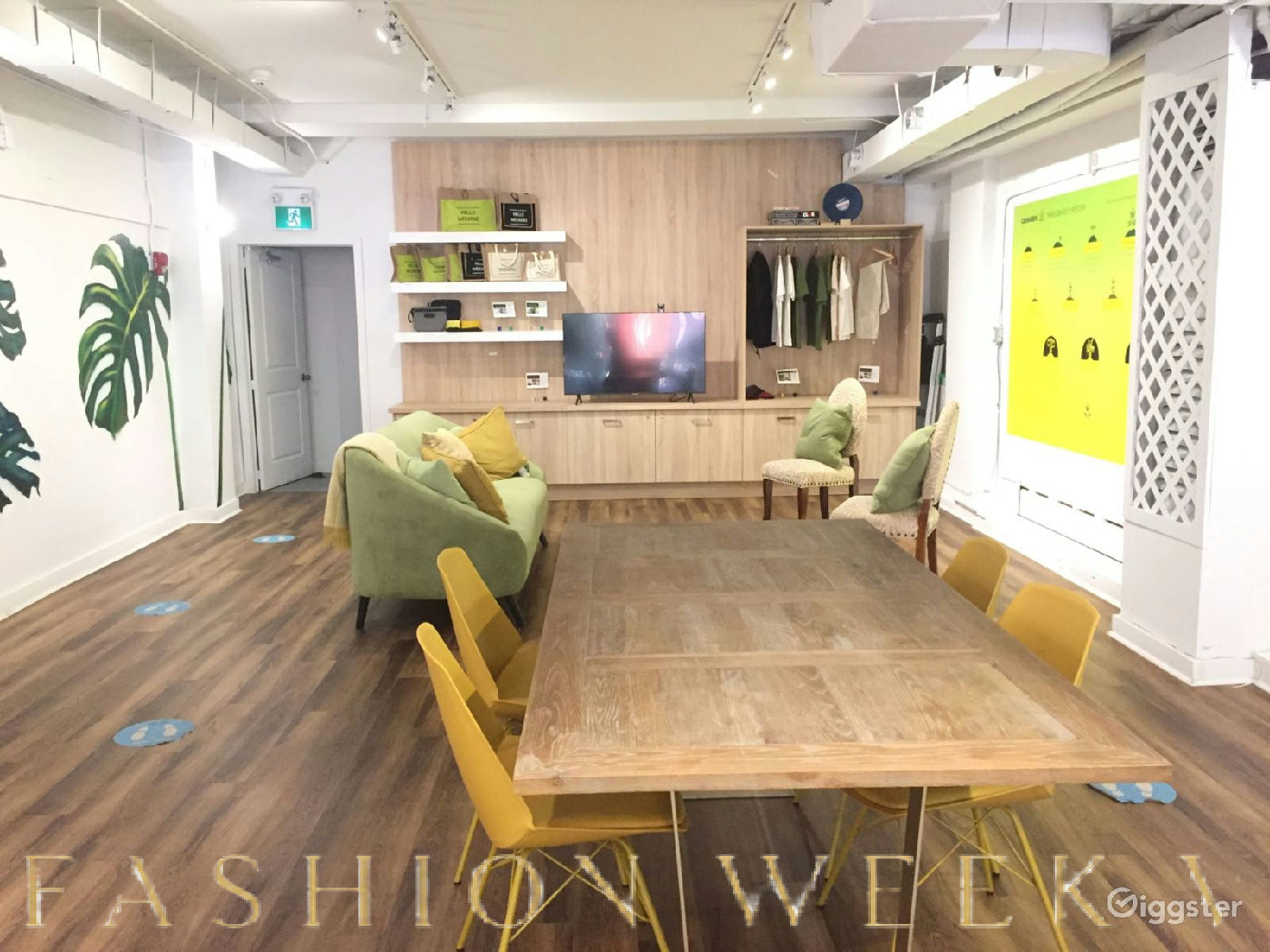 Prime Retail Space at Bathurst and College, 74 sqm, pop up store in Toronto, second interior view