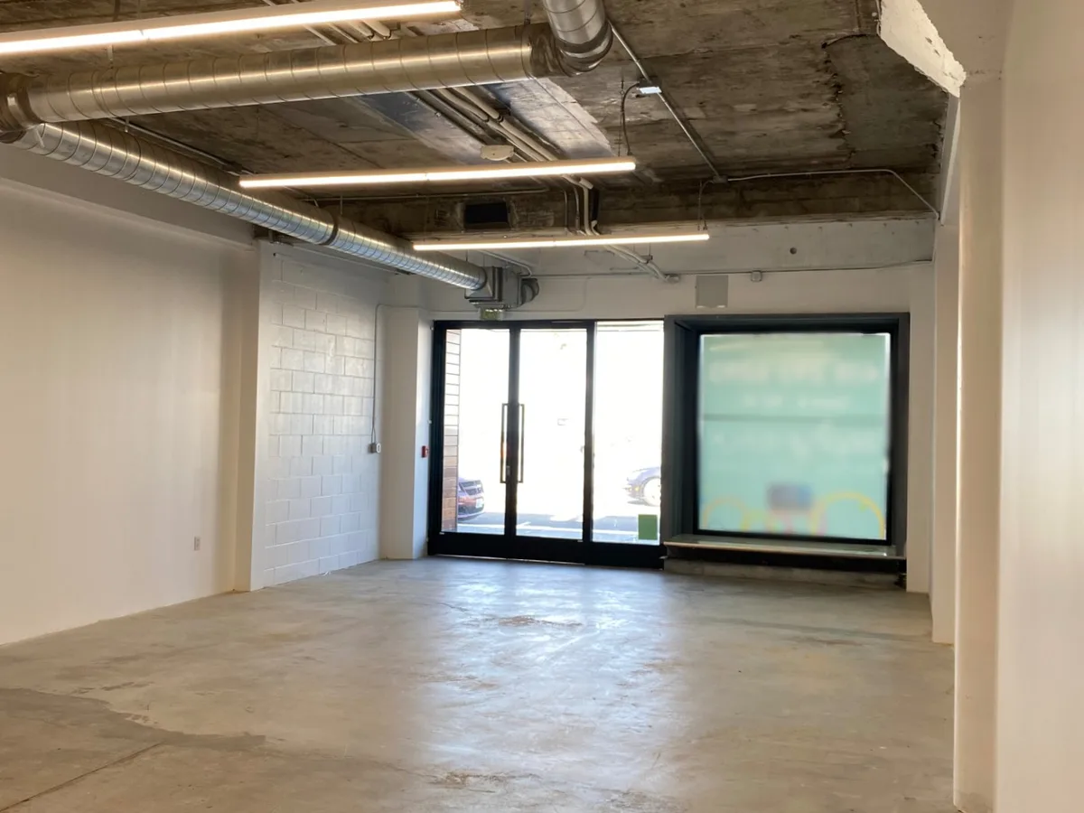Prime Retail Space Available in The Wharf, 86 sqm, pop up store in San Francisco, interior view